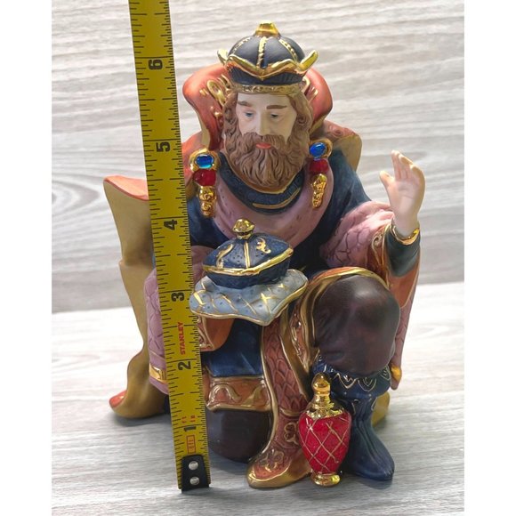 Kneeling Wiseman Christmas Nativity Kirkland Replacement Porcelain Figurine - Picture 3 of 9